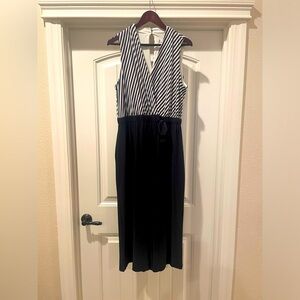 Comfortable, stylish Jumper with pockets.